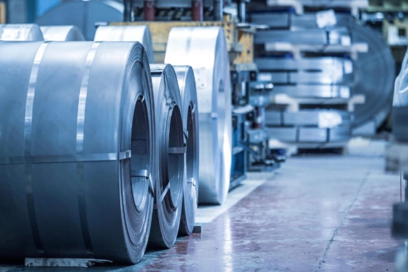 Werkshalle und Materiallager